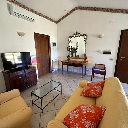 Ferienwohnung La Mansarda Di Via Galilei Porto Torres Exterior foto